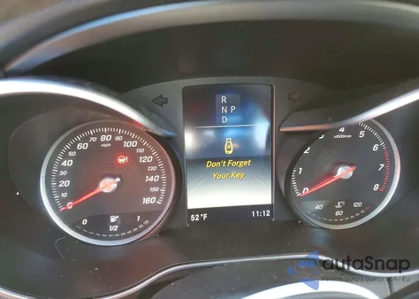 2016 Mercedes-Benz C 300 4Matic z USA, uszkodzony, nr VIN 55SWF4KB6GU136688